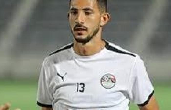 أحمد فتوح يؤازر لاعبي الزمالك باستاد القاهرة قبل مواجهة الشرطة الكيني