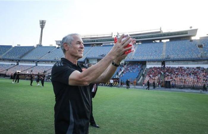 في ليلة استلام درع الدوري.. جماهير الأهلي تطالب اللاعبين باللقب الافريقي الـ13