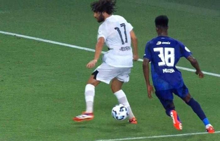 محمد النني يقود الجزيرة للفوز على النصر بثلاثية بالدوري الإماراتي