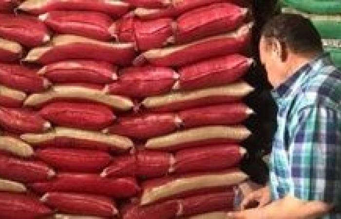 ضبط 7 طن و 775 كيلو أرز أبيض و2000 لتر زيت طعام جميعهم سلع مجهولة المصدر خلال حملات تفتيشية بنطاق مركز ديرب نجم